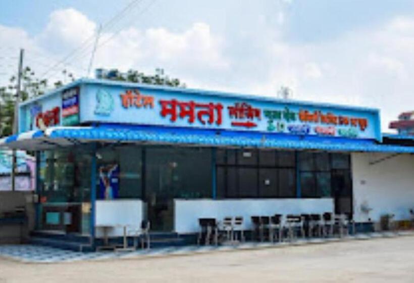 호텔 Mamta And Lodging, Shani Shingnapur