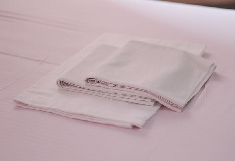 בית מלון כפרי Mema Resort