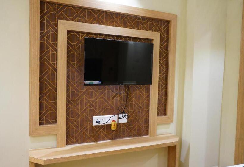 酒店 Neelgiri Grand