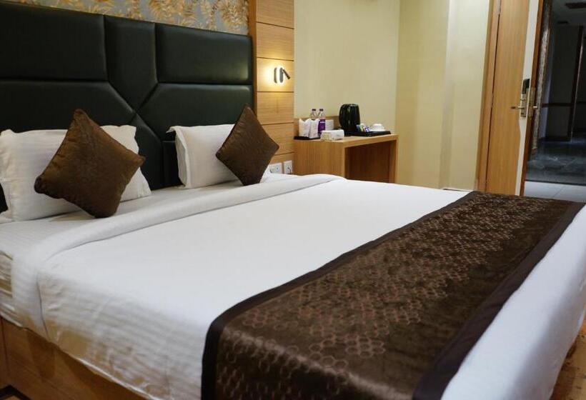 酒店 Neelgiri Grand