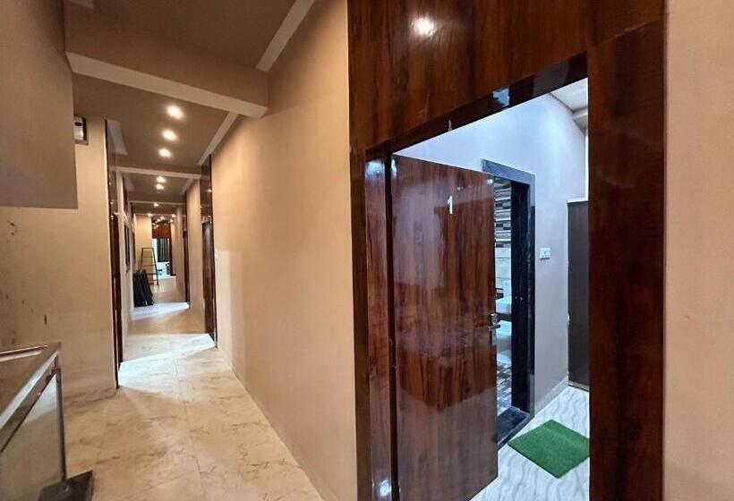 בית מלון כפרי New Agrawal Pudi Bhandar