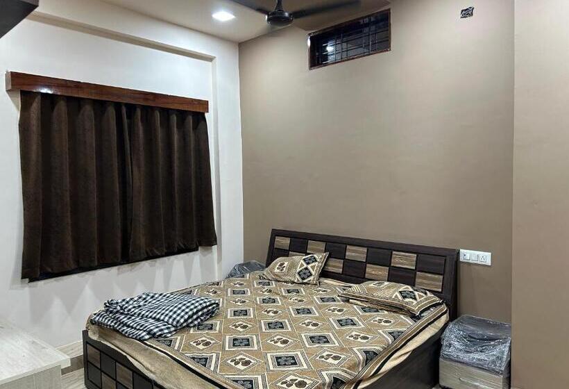 호텔 New Agrawal Pudi Bhandar