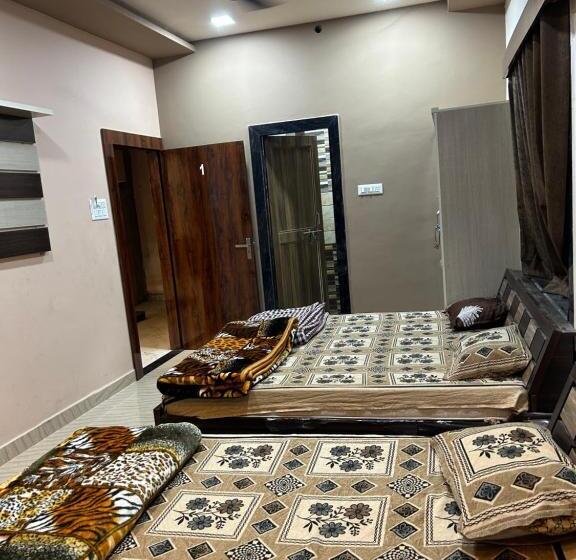 בית מלון כפרי New Agrawal Pudi Bhandar