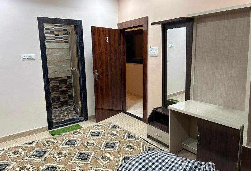 호텔 New Agrawal Pudi Bhandar