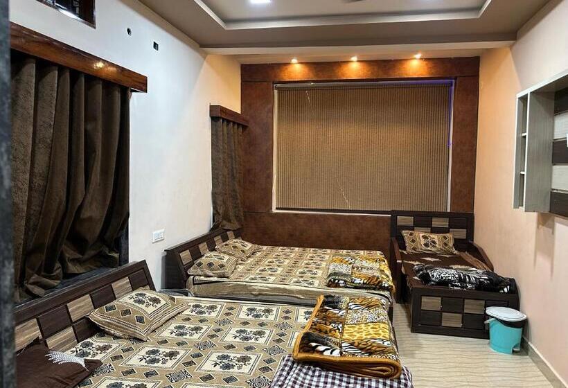 בית מלון כפרי New Agrawal Pudi Bhandar