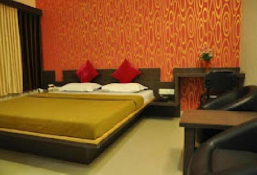 فندق Om Executive, Satara