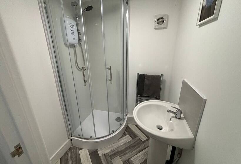 Отель Oyo Arcadia By Habitat101