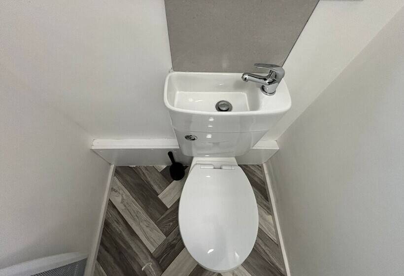 Отель Oyo Arcadia By Habitat101