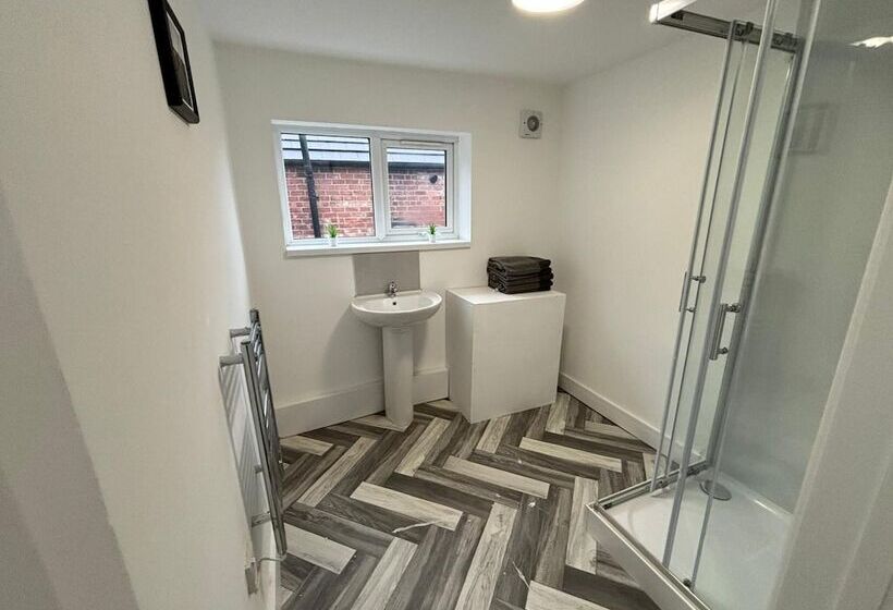 Отель Oyo Arcadia By Habitat101