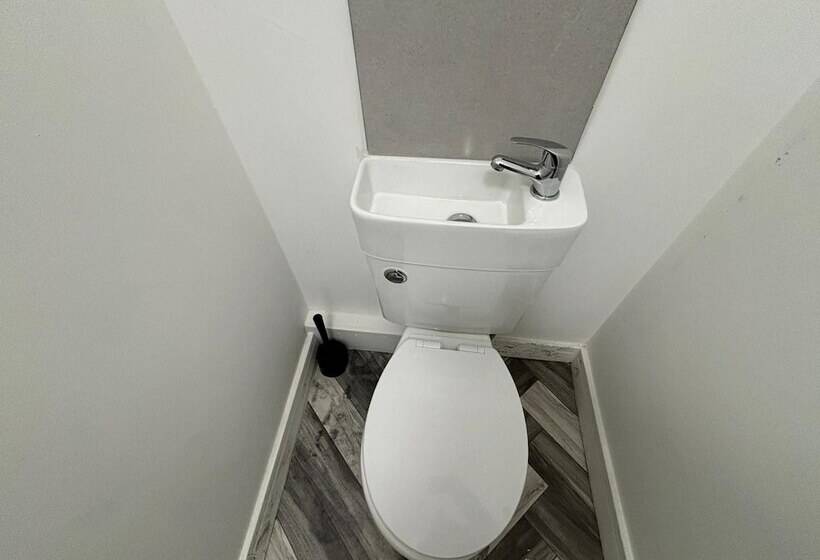 Отель Oyo Arcadia By Habitat101