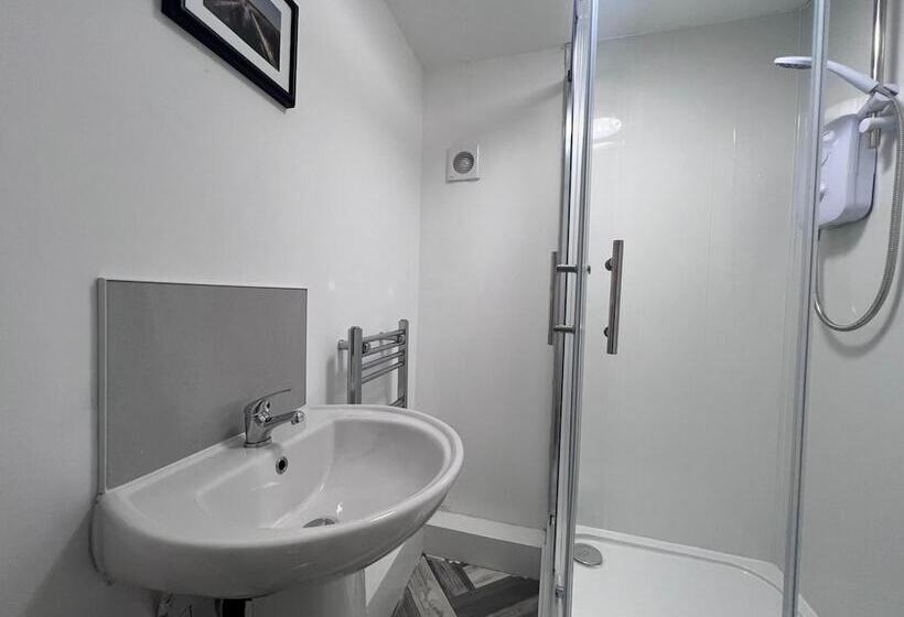 Отель Oyo Arcadia By Habitat101