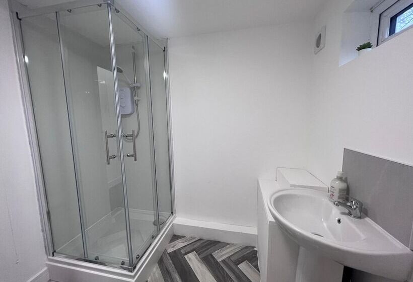 Отель Oyo Arcadia By Habitat101