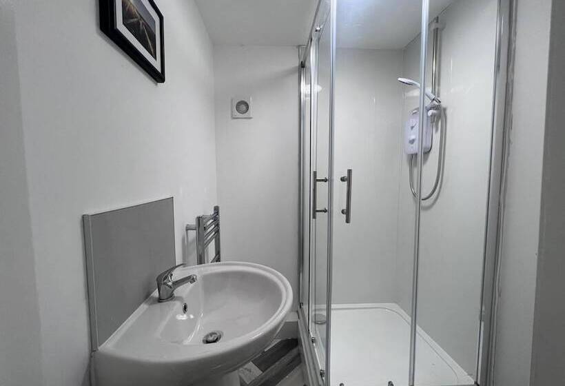 Отель Oyo Arcadia By Habitat101