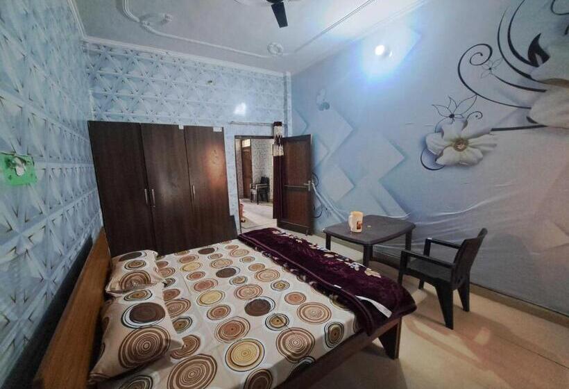Отель Oyo Ashiyana Guest House