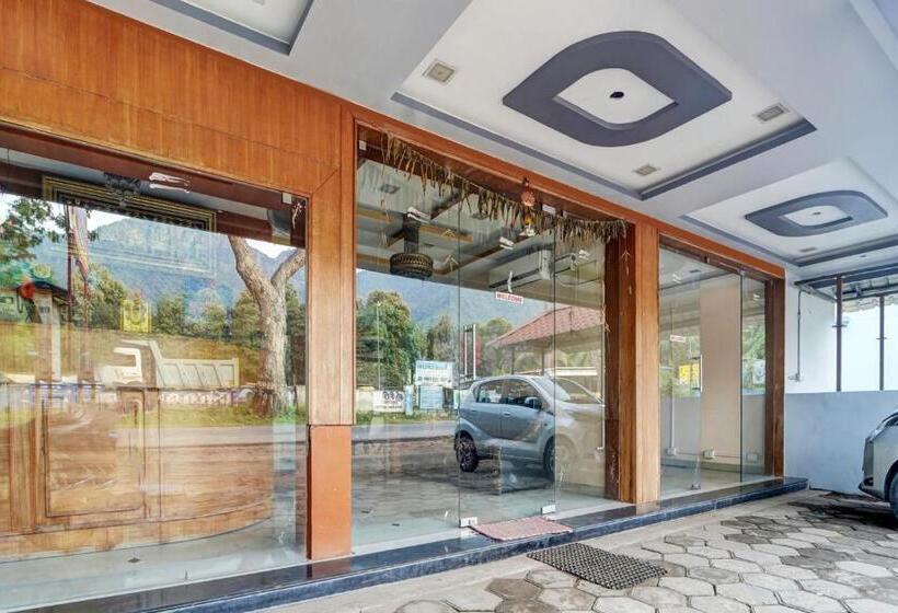 Отель Oyo Flagship Classique Inn Residency