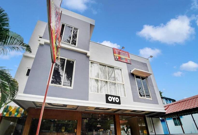 Отель Oyo Flagship Classique Inn Residency