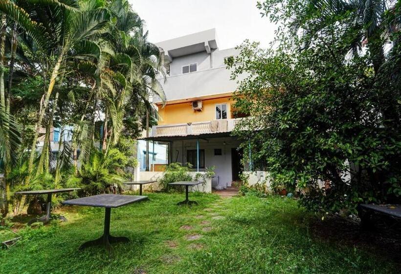 Отель Oyo Flagship Classique Inn Residency