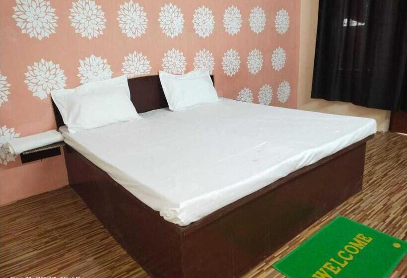 ホテル Oyo Flagship Darbar Guest House