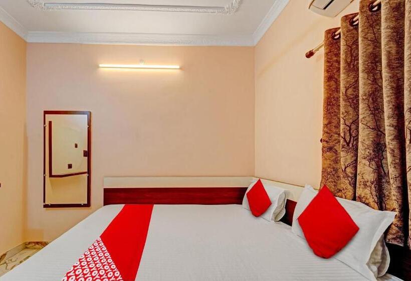 ホテル Oyo Flagship Relax Inn