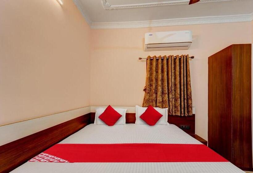 ホテル Oyo Flagship Relax Inn