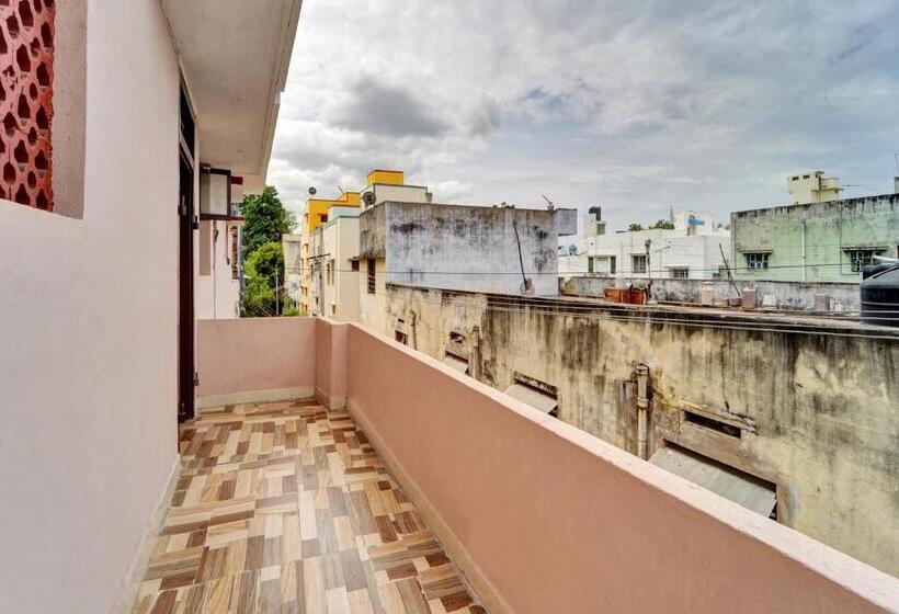 ホテル Oyo Flagship Sk Lodge