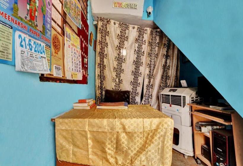 ホテル Oyo Flagship Sk Lodge