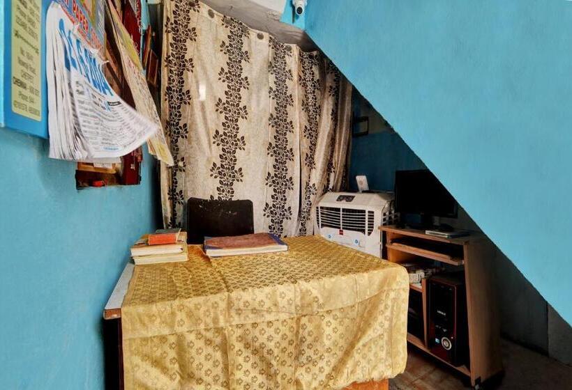 ホテル Oyo Flagship Sk Lodge