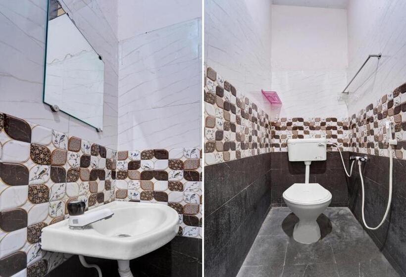 ホテル Oyo Flagship Sk Lodge