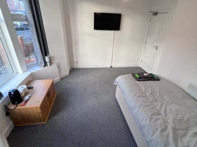 Отель Labyrinth By Habitat101