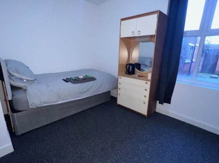 Отель Labyrinth By Habitat101