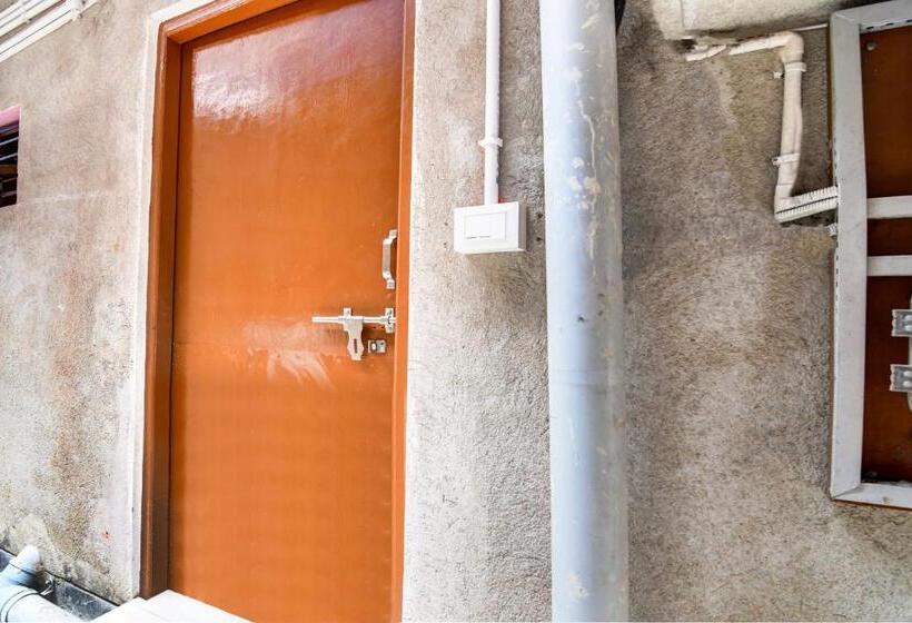 هتل Oyo Lotus Homestay