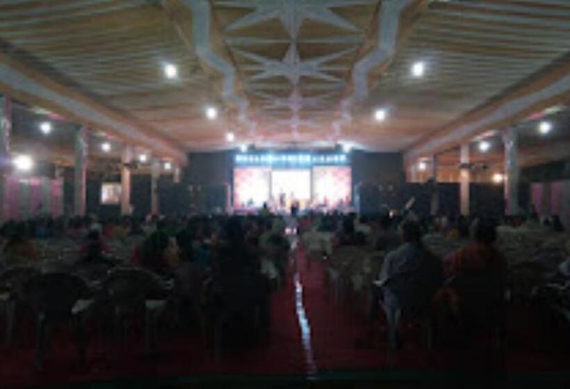 Hotelli Paradise, Ahmednagar