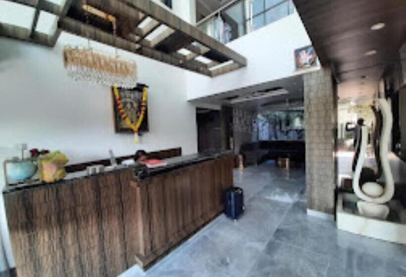 Hotelli Paradise, Ahmednagar