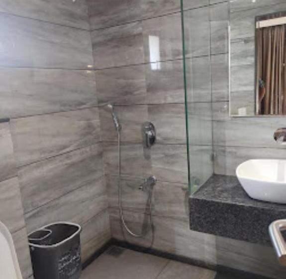 فندق Radiance, Ahmednagar