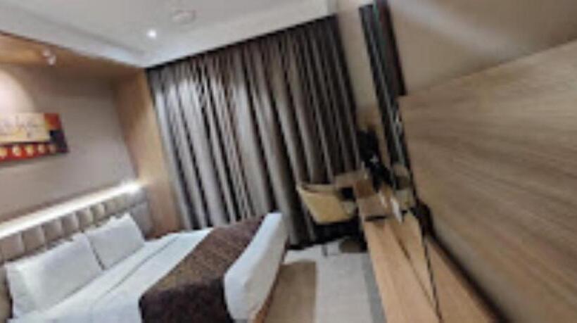 Hotel Radiance, Ahmednagar