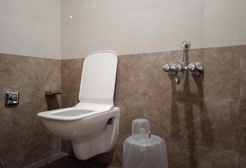 فندق Raheja Residency