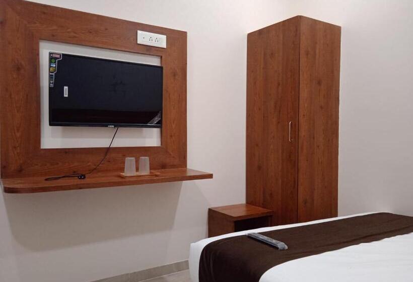 فندق Raheja Residency