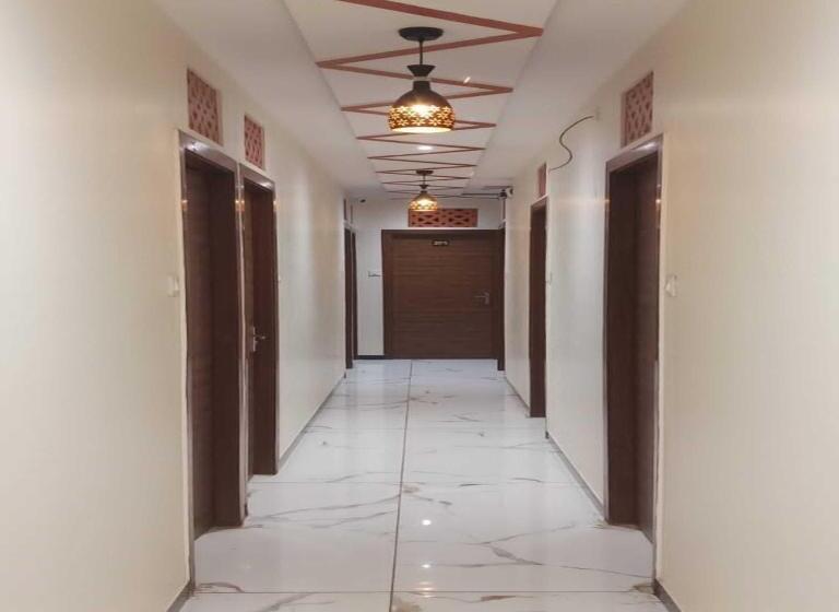 فندق Raheja Residency