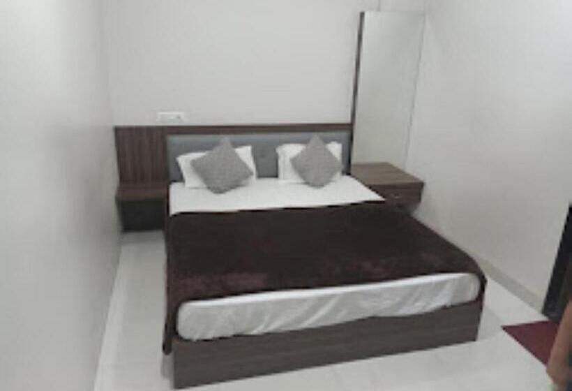 בית מלון כפרי Ram Leela Lodge, Tuljapur