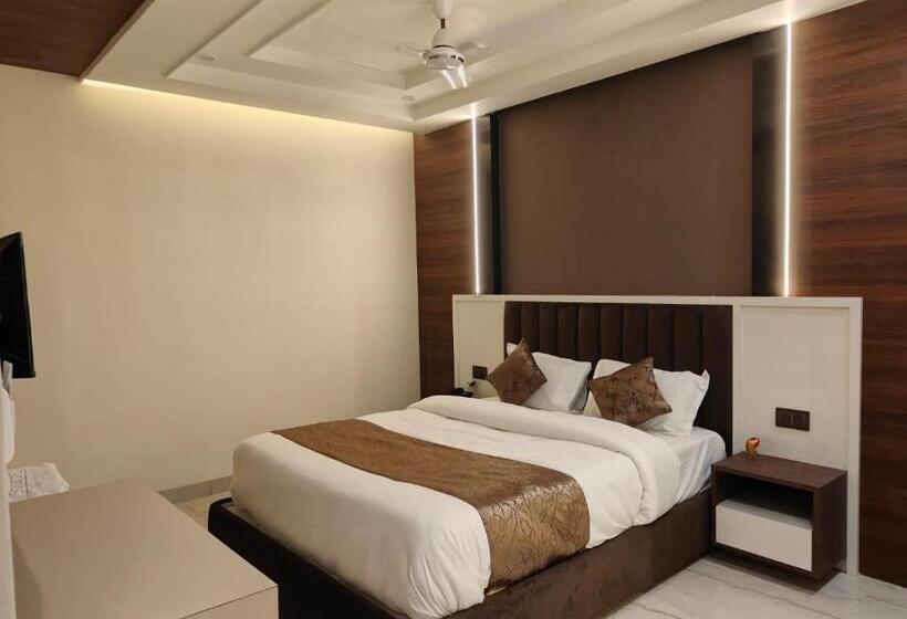 Отель Ramsewka Residency