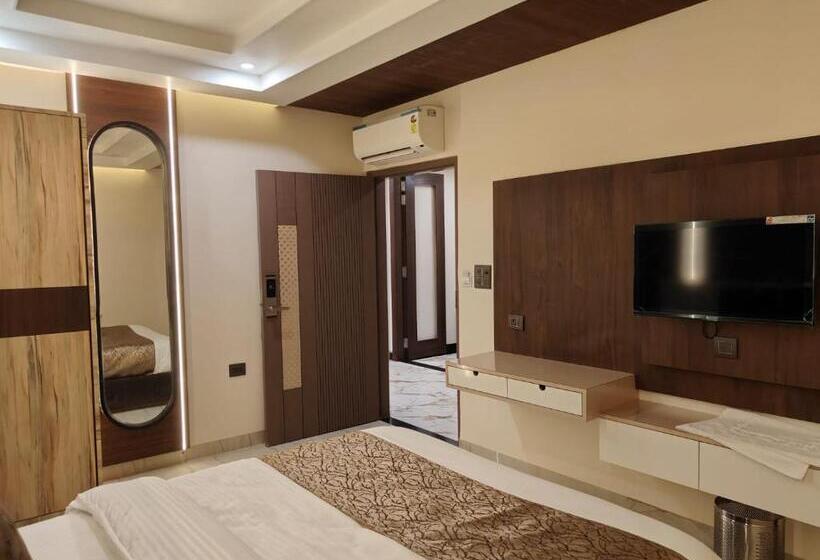 Отель Ramsewka Residency