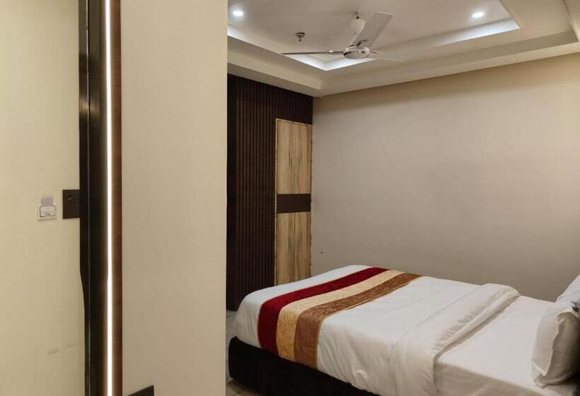 Отель Ramsewka Residency