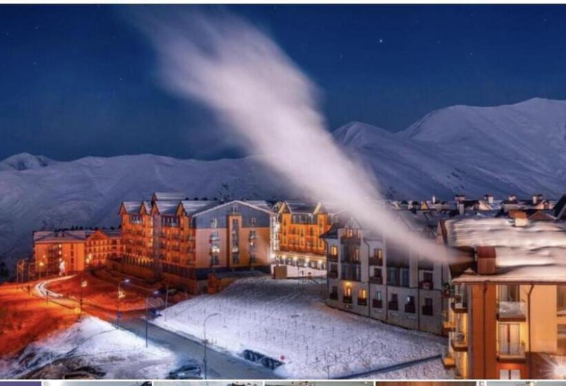 هتل Redco Gudauri Loft 2 Building