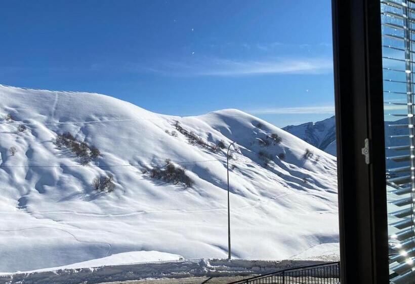 هتل Redco Gudauri Loft 2 Building