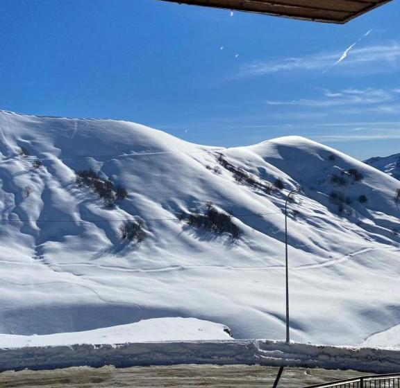 هتل Redco Gudauri Loft 2 Building