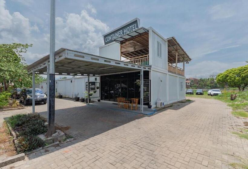 Szálloda Reddoorz Container @ Teras Cimanuk Garut