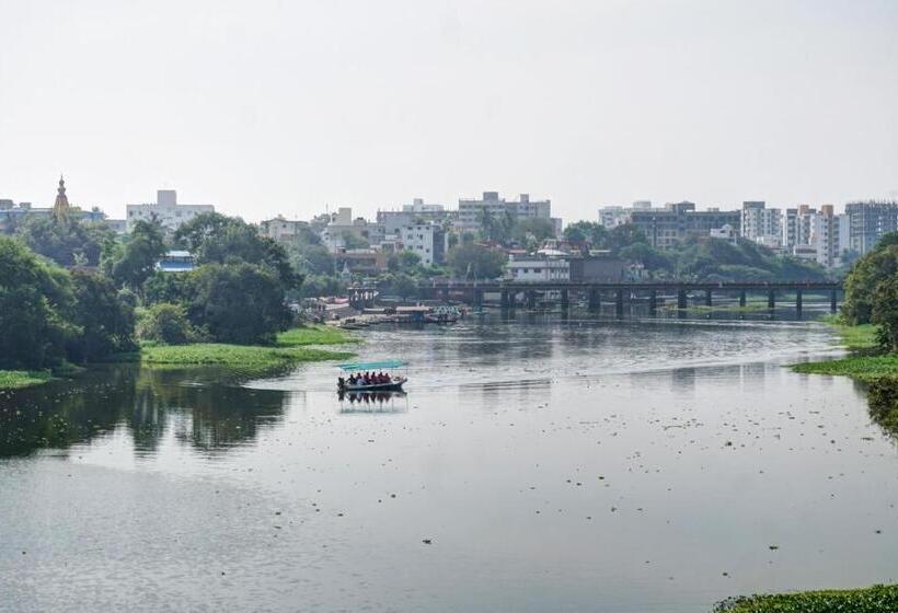 فندق O Royal Inn