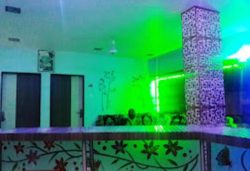 בית מלון כפרי Rw International, Hingoli