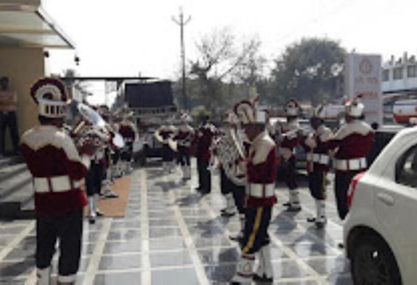 בית מלון כפרי Sai Inn Amhednagar, Maharashtra