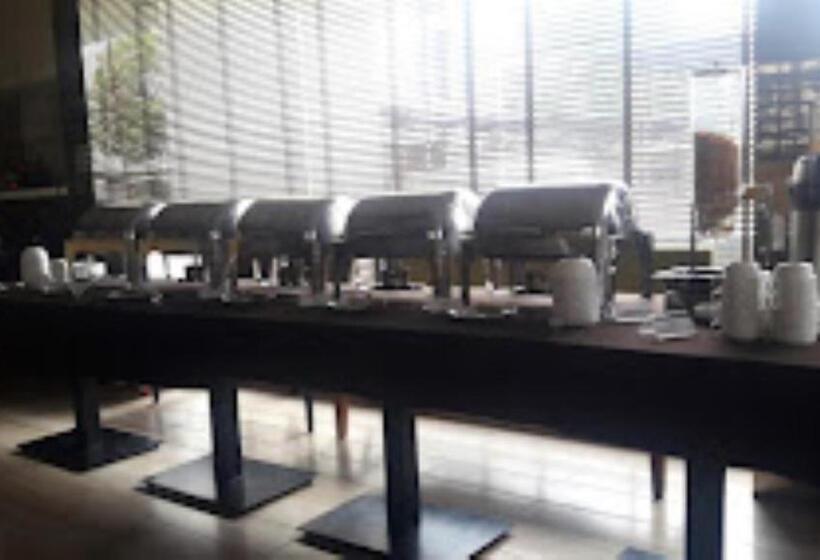 בית מלון כפרי Sai Inn Amhednagar, Maharashtra